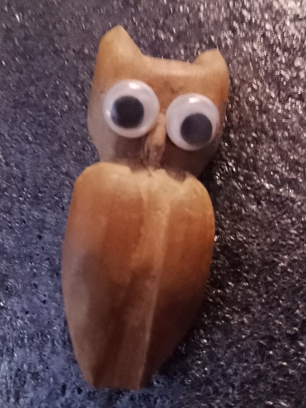 Hand carved Vintage Wooden Owl Brooch
